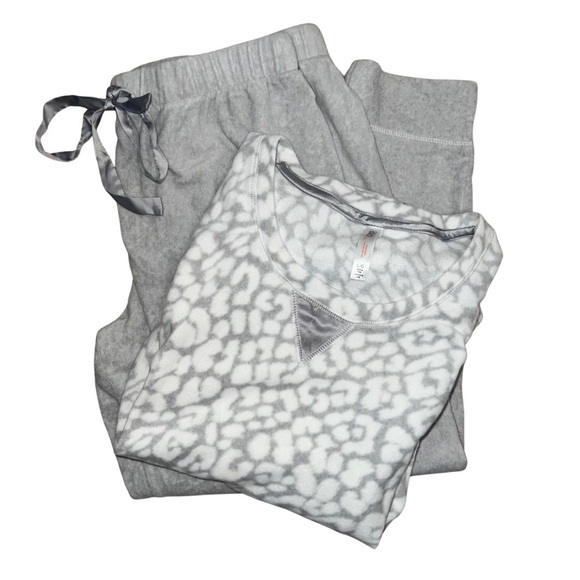 Gilligan & O’Malley Gray and White Pajama Set Size Large - Picture 1 of 12